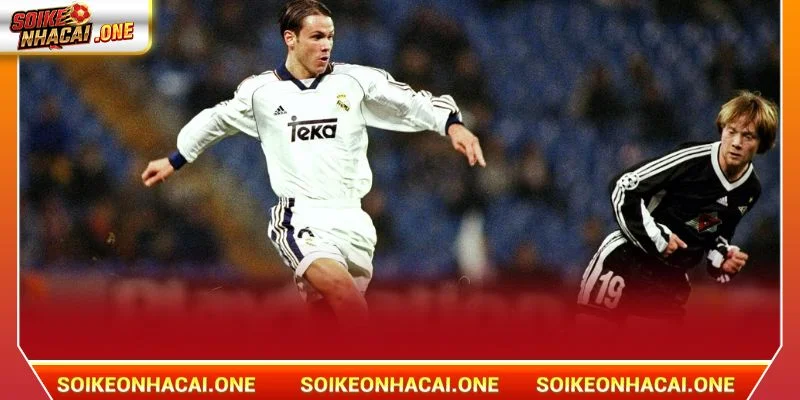 Tiền Vệ Hay Nhất Real Madrid: 5+ Tuyến Giữa Huyền Thoại Fernando Redondo là cái tên định hình lại trung tuyến của Real.