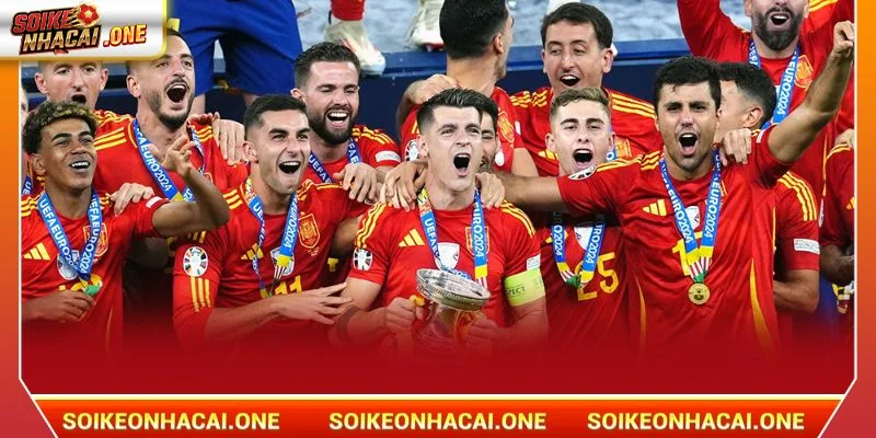 Đội Tuyển Tây Ban Nha: Bản Lĩnh Nhà Vô Địch EURO CUP Tây Ban Nha đã từng một lần vô địch World Cup vào năm 2010.